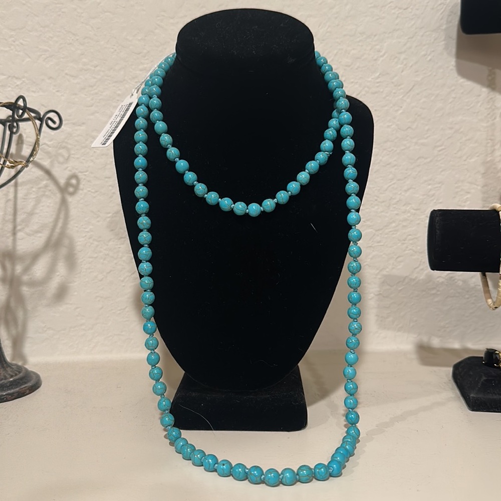 Turquoise beaded necklace. NWT.